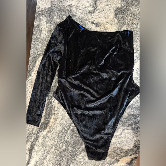 YITTY Black Velvet One-Shoulder Swim One Piece - Picture 1 of 2